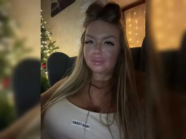 Live sex webcam photo for VictoriaDiamo #290593207