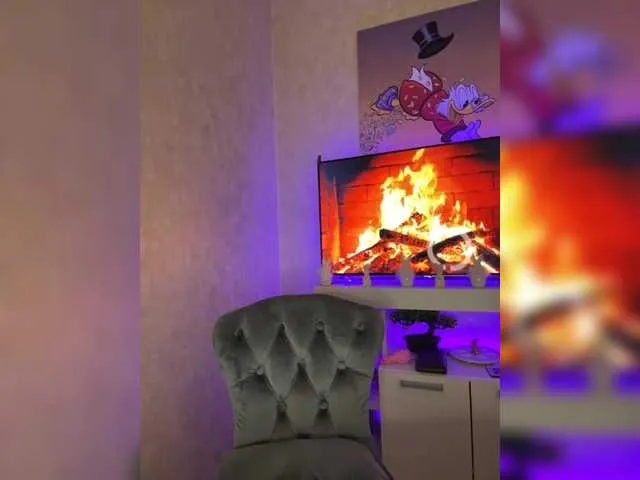 Live sex webcam photo for VictoriaDiamo #290849619