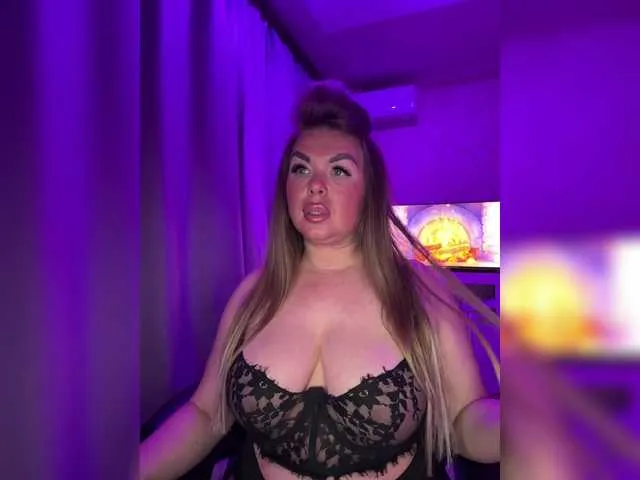 Live sex webcam photo for VictoriaDiamo #293739873