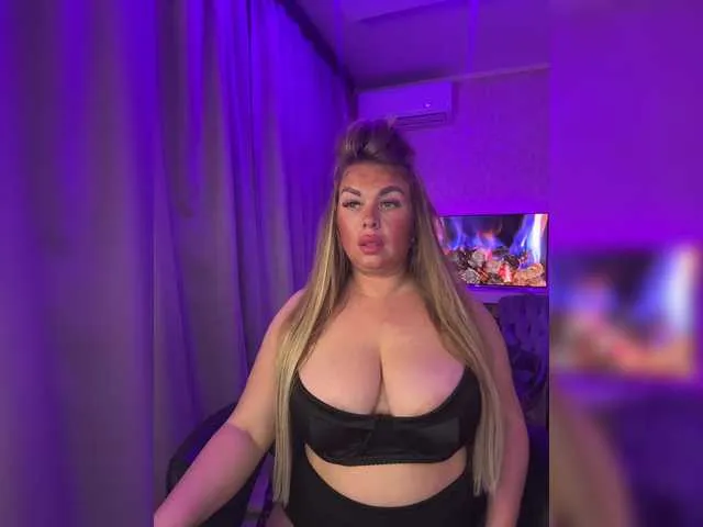 Live sex webcam photo for VictoriaDiamo #294049425