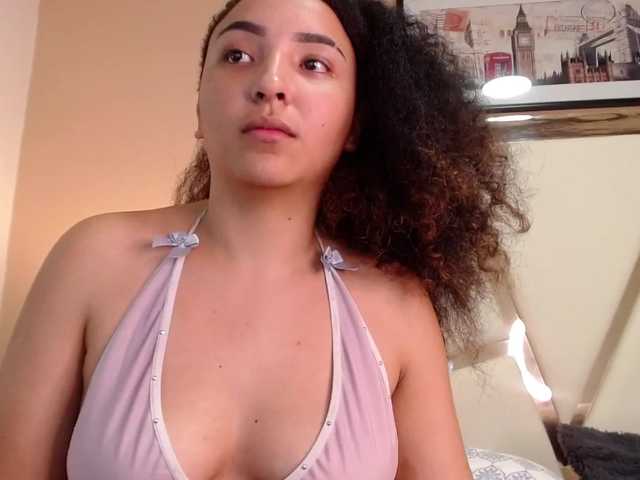 Live sex webcam photo for VictoriaGonza #271880792