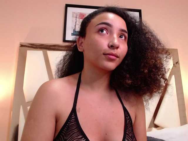 Live sex webcam photo for VictoriaGonza #271917698