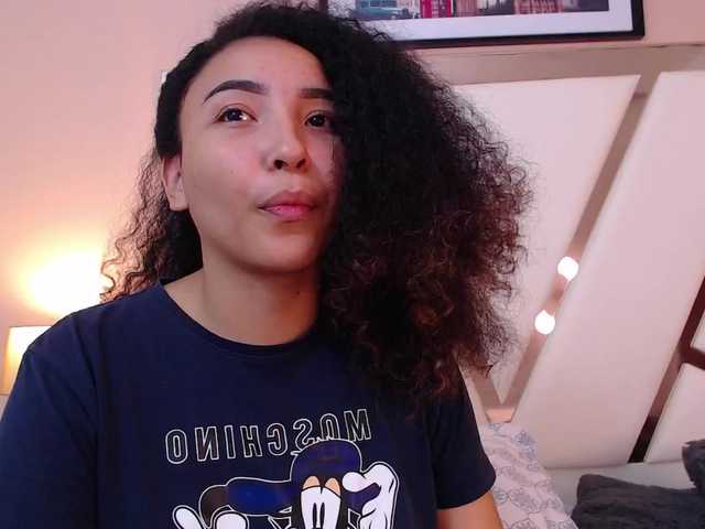 Live sex webcam photo for VictoriaGonza #272143512