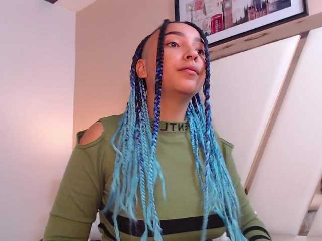 Live sex webcam photo for VictoriaGonza #272237565