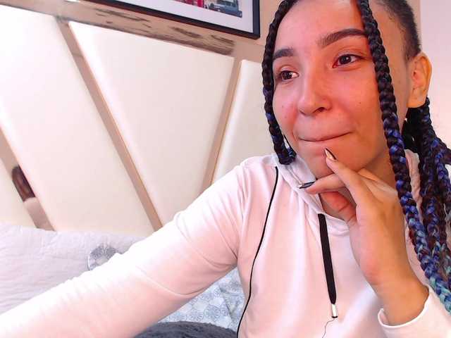 Live sex webcam photo for VictoriaGonza #272407249