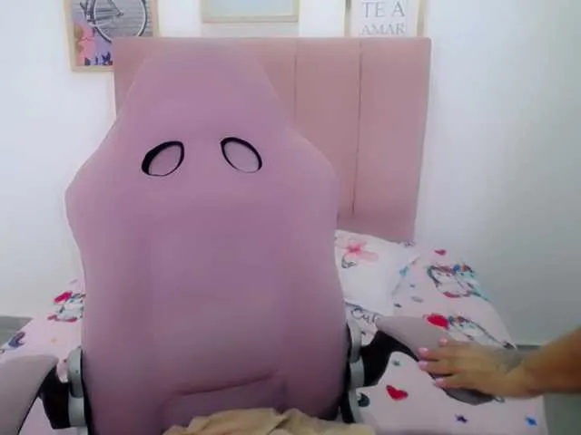 Live sex webcam photo for VictoriaLove #290286340