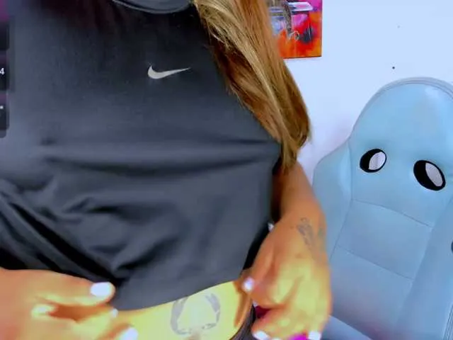 Live sex webcam photo for VictoriaLove #291585469