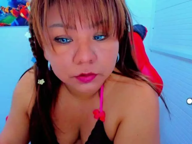 Live sex webcam photo for VictoriaLove #293560571