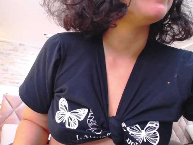 Live sex webcam photo for VictoriaMegan #272660649