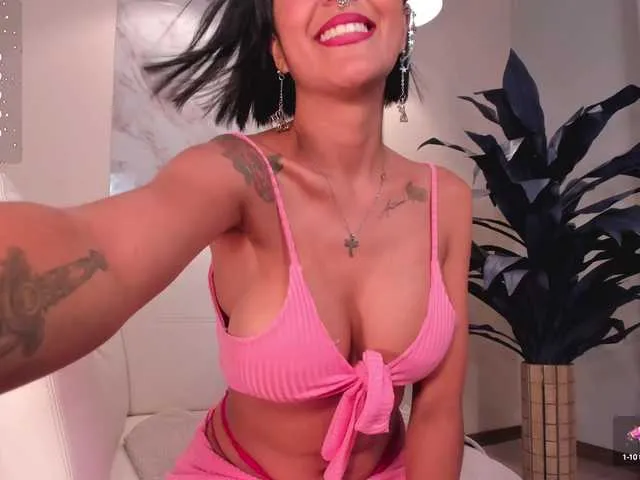 Live sex webcam photo for VictoriaMilan #277847451