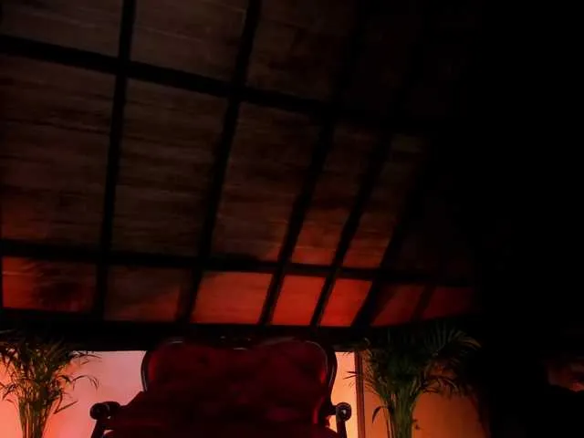 Live sex webcam photo for VictoriaMilan #291591783