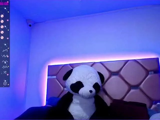 Live sex webcam photo for VictoriaMooon #272982476