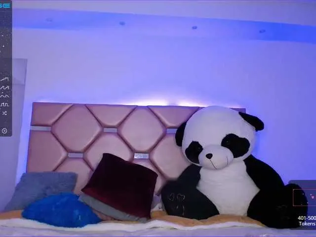 Live sex webcam photo for VictoriaMooon #274093918