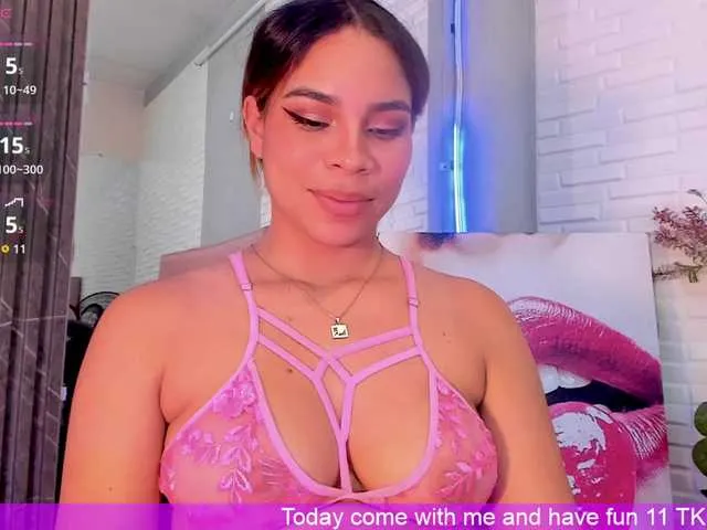 Live sex webcam photo for VictoriiaCross #292278895