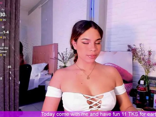 Live sex webcam photo for VictoriiaCross #292325041
