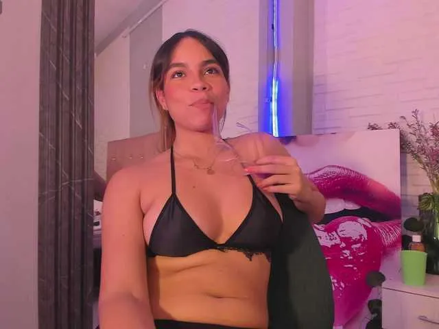 Live sex webcam photo for VictoriiaCross #292458202