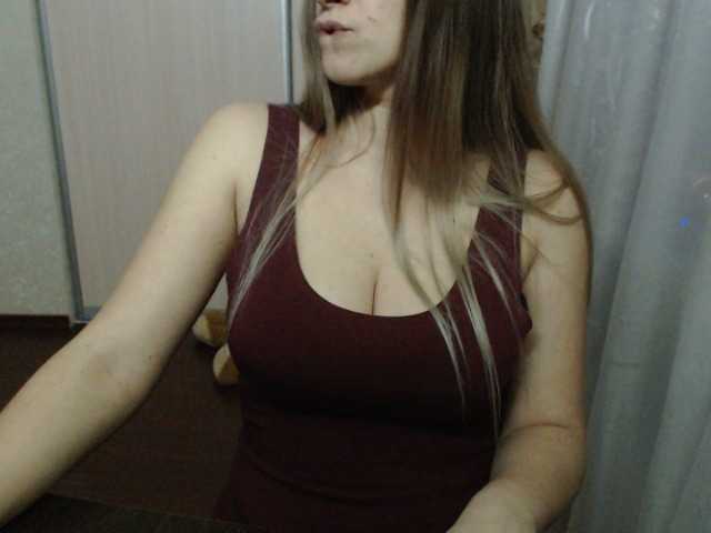 Live sex webcam photo for VictoriyaSecr #272404373