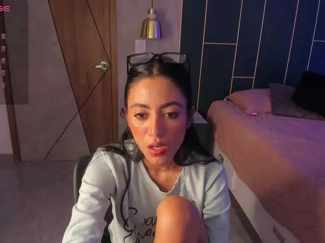 Live sex webcam photo for VicttoriaSantini #291565585