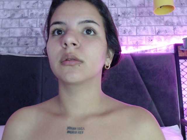 Live sex webcam photo for ViictoriaSaenz #276522176