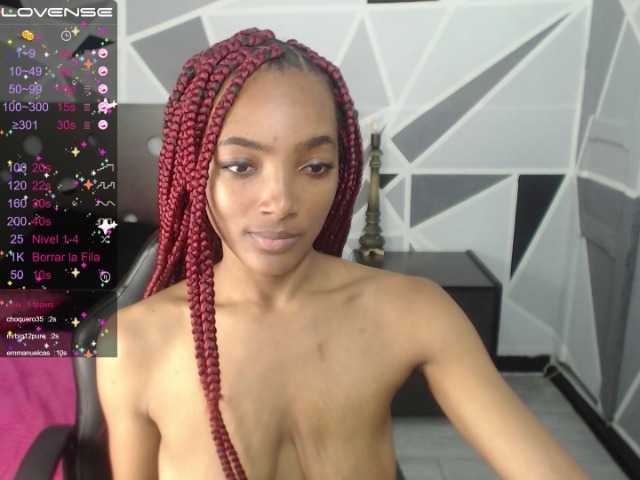 Live sex webcam photo for Viioletaebony #273033240