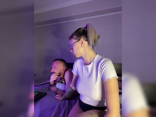 Live sex webcam photo for Vik1One1 #274383874