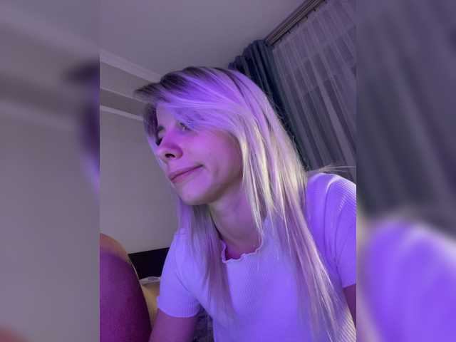 Live sex webcam photo for Vik1One1 #274658776