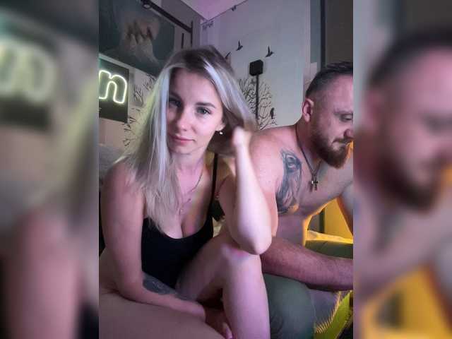 Live sex webcam photo for Vik1One1 #278223297