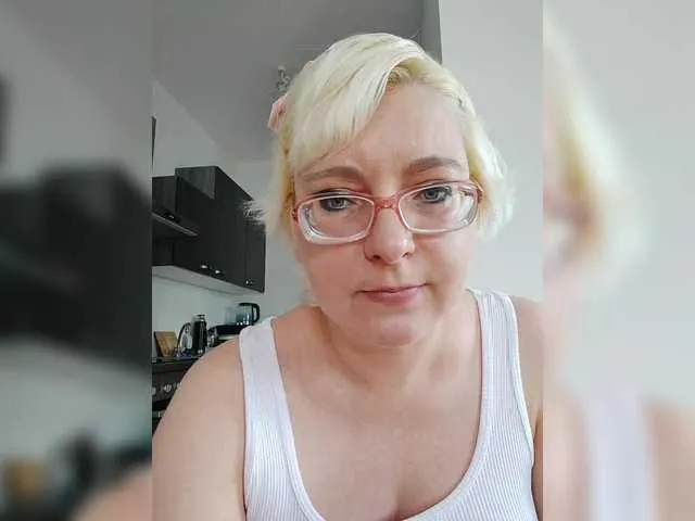 Live sex webcam photo for Vika211 #291528400