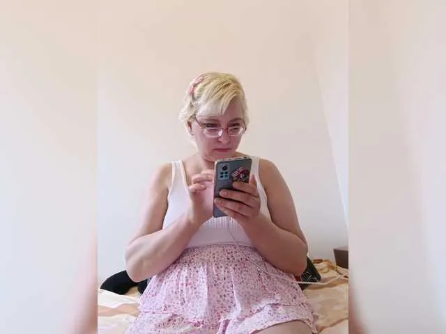 Live sex webcam photo for Vika211 #291530260