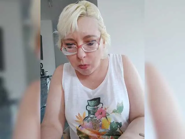 Live sex webcam photo for Vika211 #291542448