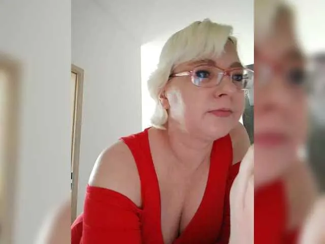 Live sex webcam photo for Vika211 #291562313