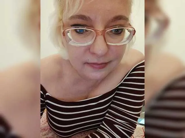 Live sex webcam photo for Vika211 #291847362