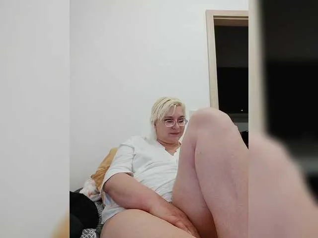 Live sex webcam photo for Vika211 #291874311