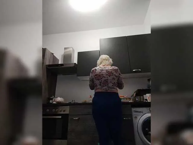 Live sex webcam photo for Vika211 #291881335