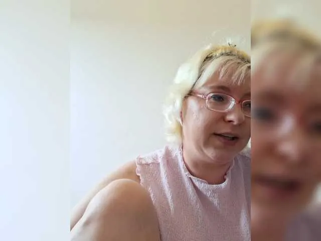 Live sex webcam photo for Vika211 #292001718