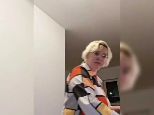 Live sex webcam photo for Vika211 #292130708