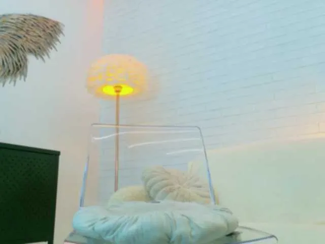 Live sex webcam photo for VikaFever #292316300