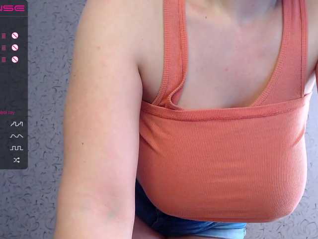 Live sex webcam photo for Viki-tiki-tak #273268481