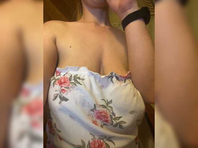 Live sex webcam photo for Viki-tiki-tak #274087865