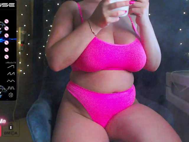 Live sex webcam photo for Viki-tiki-tak #275642255