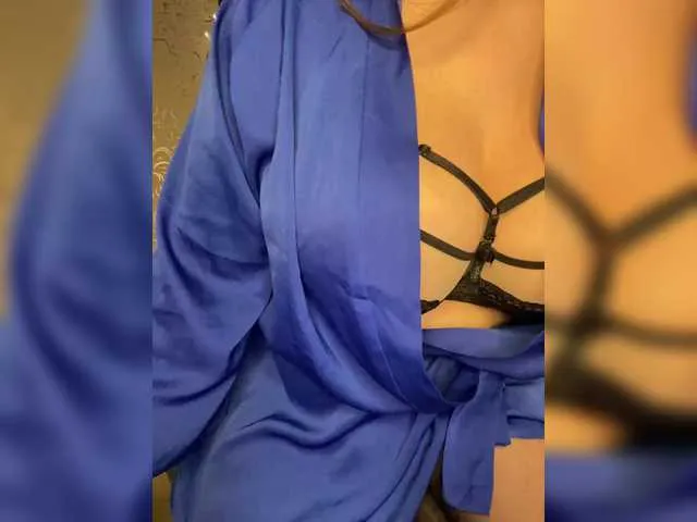 Live sex webcam photo for Viki-tiki-tak #292212593