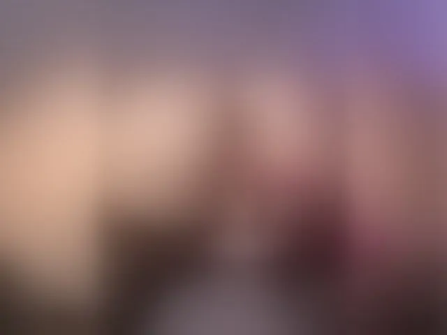 Live sex webcam photo for VikiKiss #277983245
