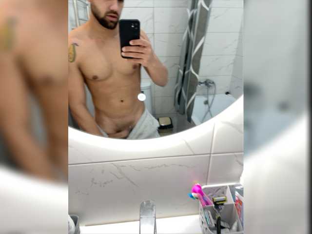 Live sex webcam photo for Viking96101 #276697822