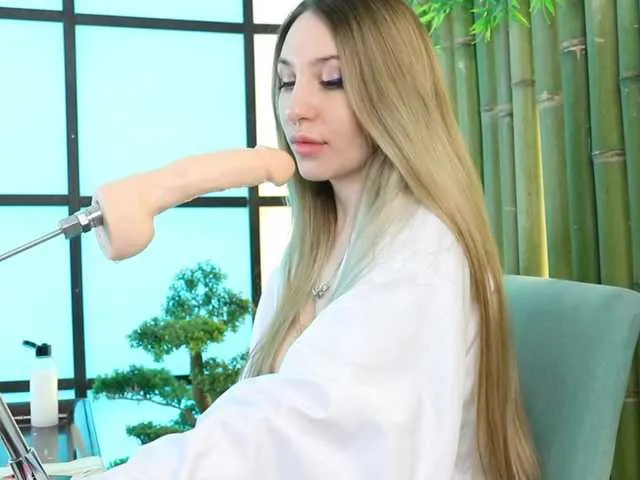 Live sex webcam photo for VikkiRood #290934176