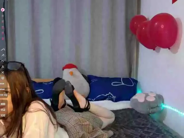 Live sex webcam photo for VikkiShon #293095112