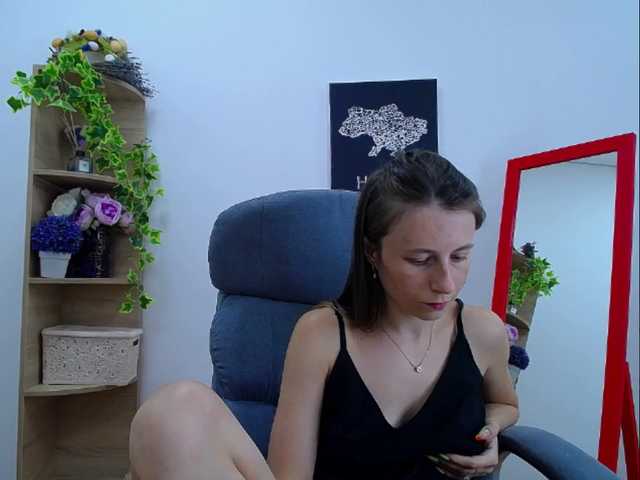 Live sex webcam photo for Vikkysik #276188319