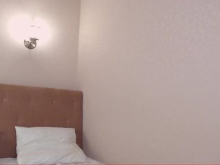 Live sex webcam photo for Viktoria-kiss #195992846