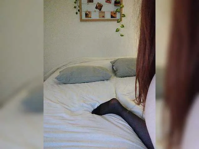Live sex webcam photo for ViktoriaLeoAn #275671457