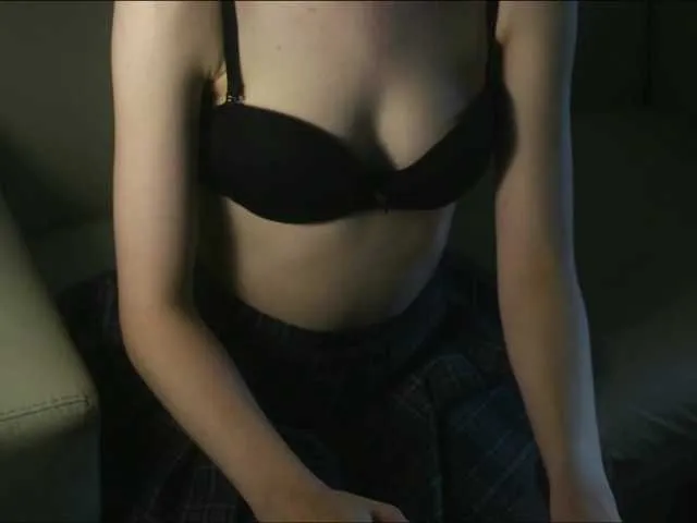 Live sex webcam photo for ViktoriaLeoAn #277027027
