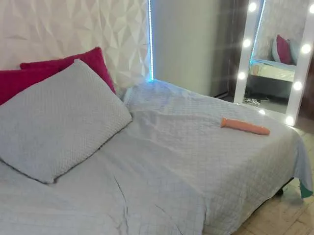 Live sex webcam photo for VinceGV #276259385